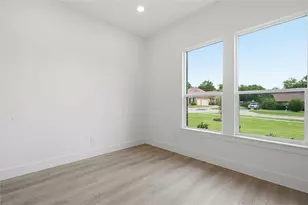 2622 Bainbridge Dr, Dallas, TX 75237 - Photo 15
