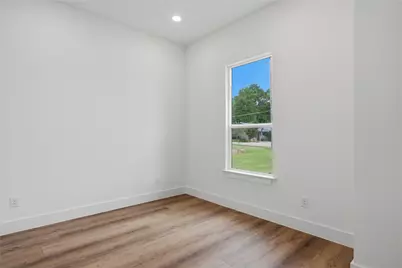 2626 Bainbridge Drive, Dallas, TX 75237 - Photo 15