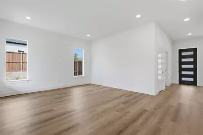 2626 Bainbridge Drive, Dallas, TX 75237 - Photo 11