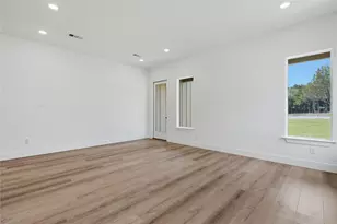 2626 Bainbridge Dr, Dallas, TX 75237 - Photo 13
