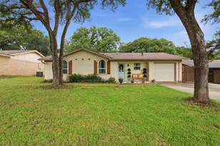 7121 Crabtree Ln, North Richland Hills, TX 76182 - Photo 1