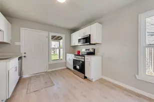 5074 Mayfair St, Fort Worth, TX 76116 - Photo 7