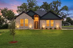 201 E Freeman St, Ennis, TX 75119 - Photo 1