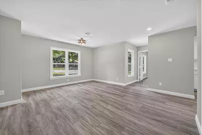2029 Queen Street, Fort Worth, TX 76103 - Photo 9