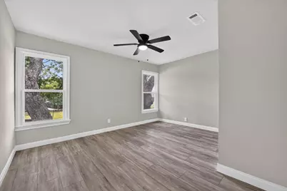 2029 Queen Street, Fort Worth, TX 76103 - Photo 15