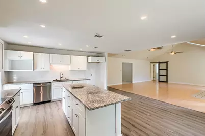 8821 Glen Hollow Drive, Fort Worth, TX 76179 - Photo 9