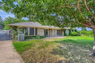 8821 Glen Hollow Dr, Fort Worth, TX 76179 - Photo 5