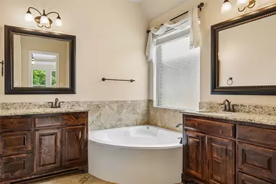 2804 Sherwood Drive, Trophy Club, TX 76262 - Photo 23