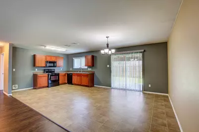 7000 Sylvan Meadows Drive, Fort Worth, TX 76120 - Photo 17