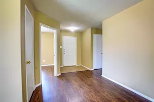 7000 Sylvan Meadows Dr, Fort Worth, TX 76120 - Photo 5