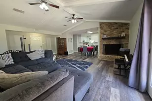 104 Bowie Ln, Hewitt, TX 76643 - Photo 5