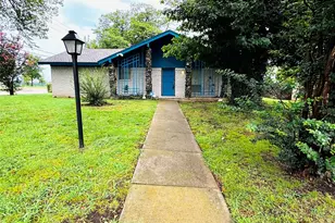 3539 Hacienda Dr, Dallas, TX 75233 - Photo 1
