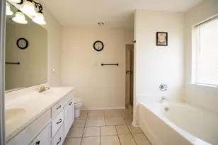 404 McMurtry Dr, Arlington, TX 76002 - Photo 13