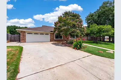 7304 Shady Hollow Lane, North Richland Hills, TX 76182 - Photo 3