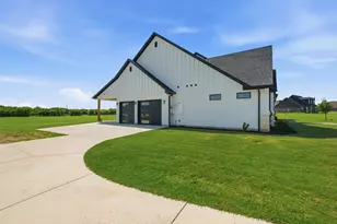 4790 Austin Cir, Sanger, TX 76266 - Photo 35