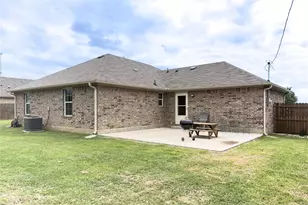 296 Summit Dr, Mineral Wells, TX 76067 - Photo 3