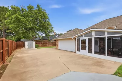 1900 Glenbrook Court, Bedford, TX 76021 - Photo 33