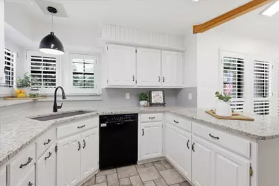 1900 Glenbrook Court, Bedford, TX 76021 - Photo 15