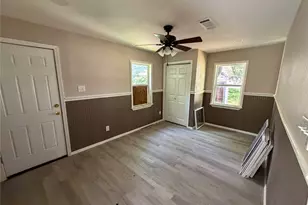 1617 E College St, Sherman, TX 75090 - Photo 9