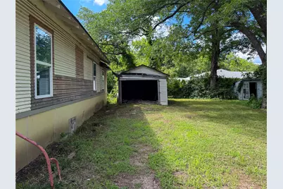 1617 E College Street, Sherman, TX 75090 - Photo 13
