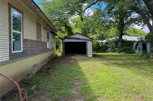1617 E College St, Sherman, TX 75090 - Photo 13