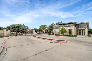 9923 Schramm St, Irving, TX 75063 - Photo 31
