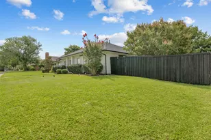 2600 Summertree Dr, Carrollton, TX 75006 - Photo 3