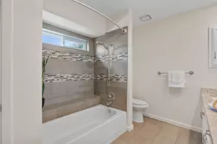 2600 Summertree Dr, Carrollton, TX 75006 - Photo 25