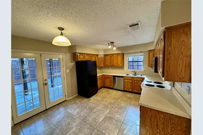 979 Mauve Drive, Lewisville, TX 75067 - Photo 5