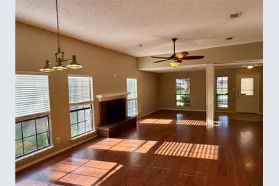 979 Mauve Drive, Lewisville, TX 75067 - Photo 3