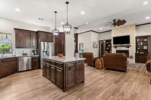 723 W Lee Ave, Whitney, TX 76692 - Photo 35