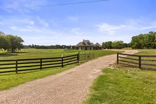 723 W Lee Ave, Whitney, TX 76692 - Photo 1