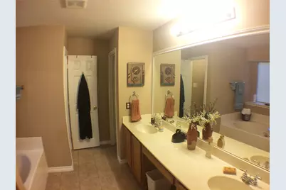 5912 Meadowglen Drive, Denton, TX 76226 - Photo 15