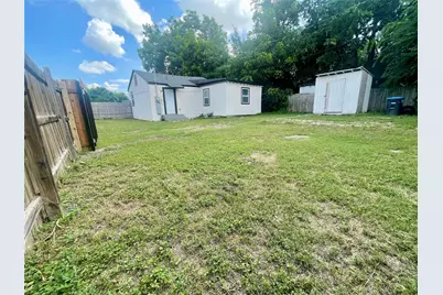 1733 Greenfield Avenue, Fort Worth, TX 76102 - Photo 15