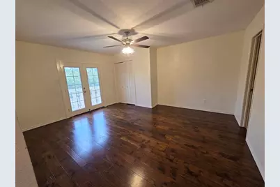 5839 Lake Point Drive, Arlington, TX 76016 - Photo 11