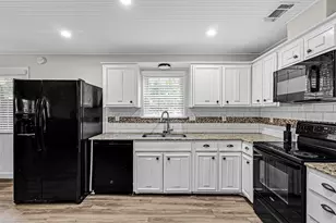 1644 Glenhill Ln, Lewisville, TX 75077 - Photo 9