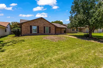1644 Glenhill Lane, Lewisville, TX 75077 - Photo 3