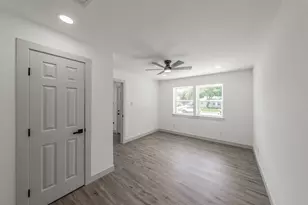 2005 Meadow Ln, Arlington, TX 76010 - Photo 11