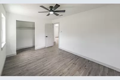 2005 Meadow Lane, Arlington, TX 76010 - Photo 11