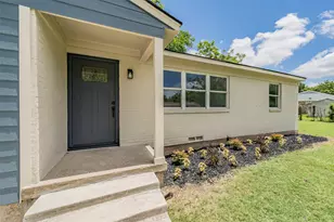 2005 Meadow Ln, Arlington, TX 76010 - Photo 3