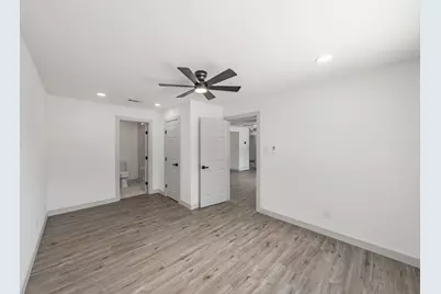 2005 Meadow Lane, Arlington, TX 76010 - Photo 9
