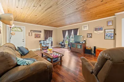 402 College Street, Grandview, TX 76050 - Photo 7