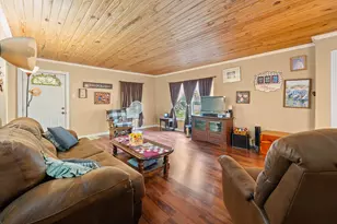 402 College St, Grandview, TX 76050 - Photo 7