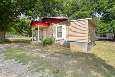 402 College Street, Grandview, TX 76050 - Photo 21