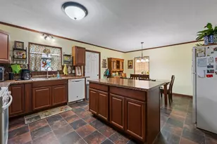 402 College St, Grandview, TX 76050 - Photo 11