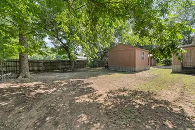 402 College Street, Grandview, TX 76050 - Photo 25