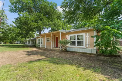402 College Street, Grandview, TX 76050 - Photo 3