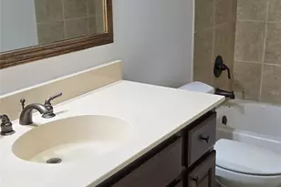 10531 Steinbeck Ln, Irving, TX 75063 - Photo 3