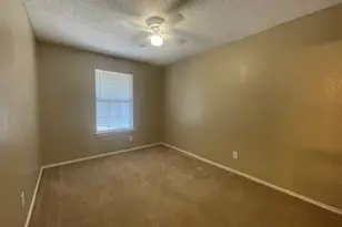 1226 W Hudgins St, Grapevine, TX 76051 - Photo 23