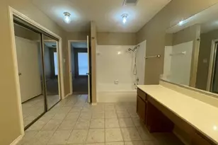 1226 W Hudgins St, Grapevine, TX 76051 - Photo 15